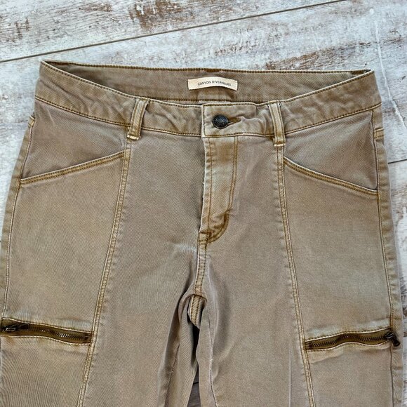 Slimming Canyon River Blues Cargo Jeans - Picture 3 of 7